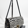 Borsa a spalla in cavallino stampa zebrata – Dettagli in pelle nera